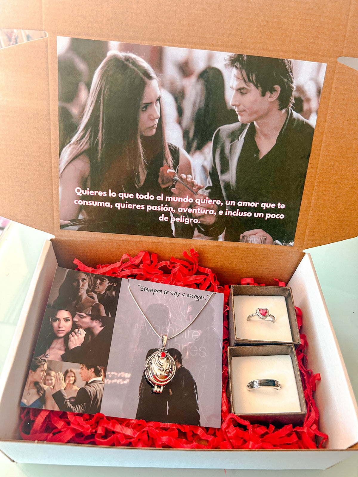 Box Diario de Vampiros L | Elena y Damon